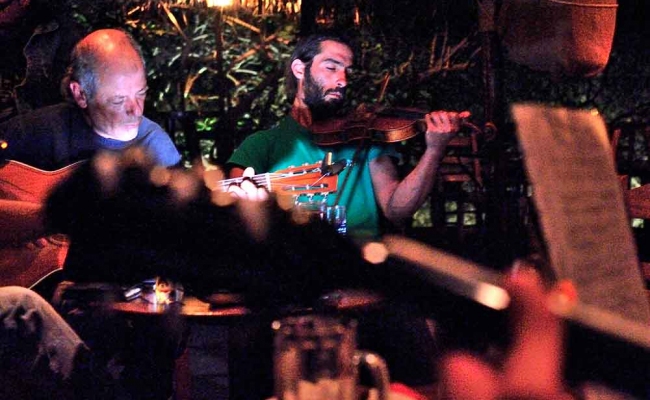 sto-gialo-kanei-fourtouna30